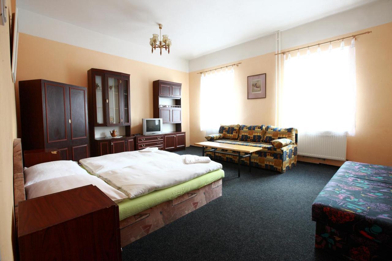 Hotel Slavie Klášterec nad Ohří 외부 사진
