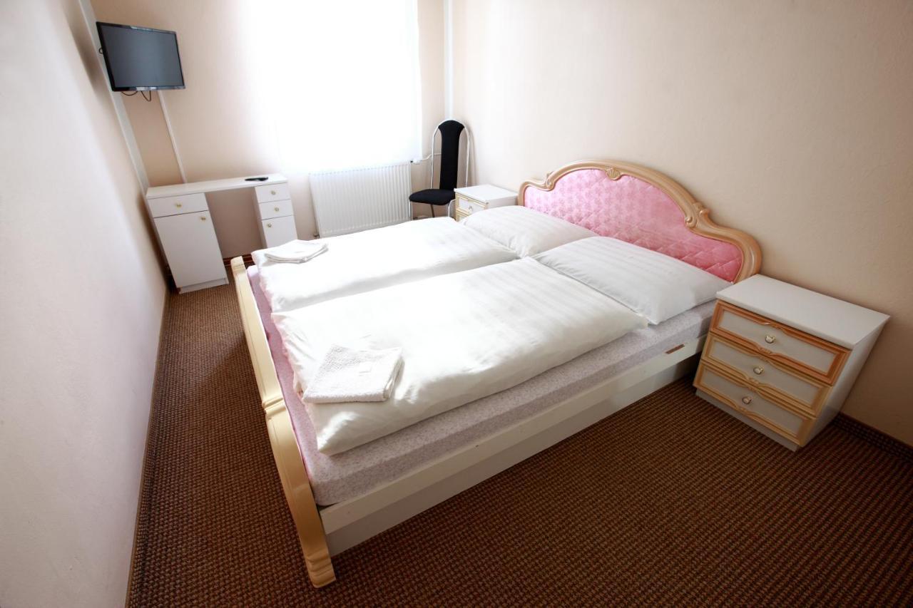 Hotel Slavie Klášterec nad Ohří 외부 사진